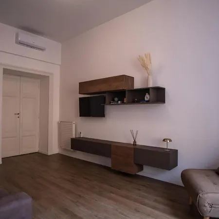 Vt Cola Di Rienzo Elegant